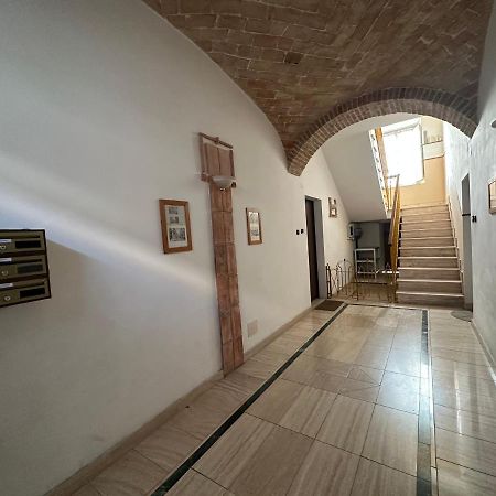 Casa Susanna - Delizioso Piano Terra, Centralissimo, Superservito, Tranquillo, Appena Fuori Ztl Parcheggio Libero Terni Eksteriør bilde